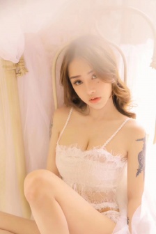 晚上偷偷看B站